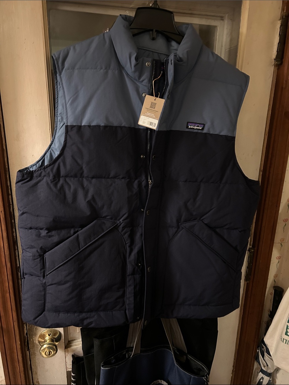 Patagonia Downdrift Men's Two-Tone Light Blue and Navy Puffer Vest XXL NWT
